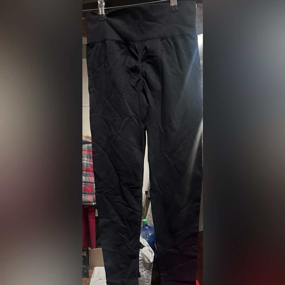 Elegant Black High-Rise Leggings